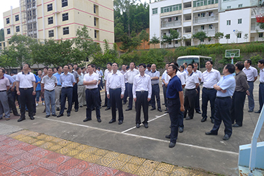 南平市市委書記裴金佳、市長林寶金率市委市政府全部領(lǐng)導(dǎo)及各市縣主要領(lǐng)導(dǎo)一行蒞臨我公司視察指導(dǎo)